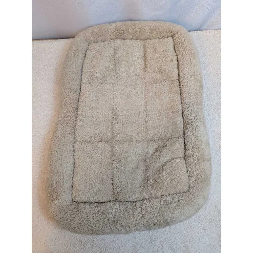 Petco Plush Dog Cat Bed Mat Pet Pad Cozy Soft Bolstered Quilted Small Medium